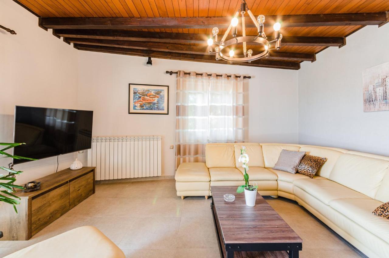 Villa Valentina Bribir  Luaran gambar